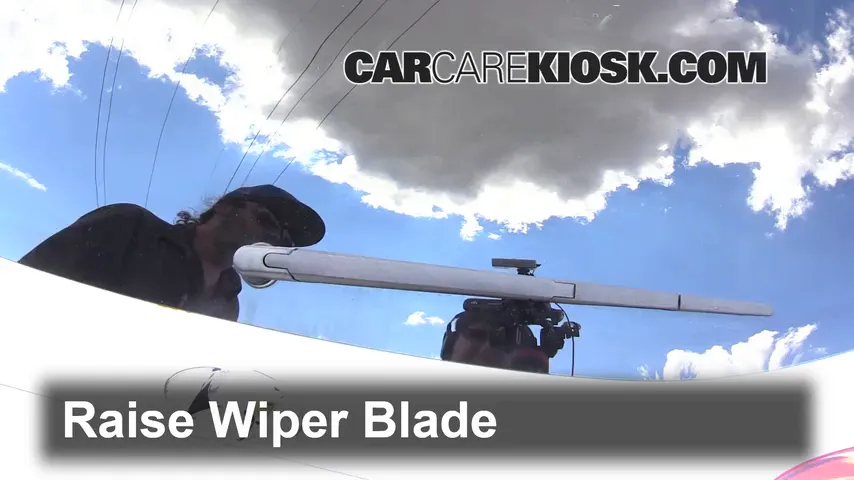 2010 Hyundai Santa Fe SE 3.5L V6 Windshield Wiper Blade (Rear)